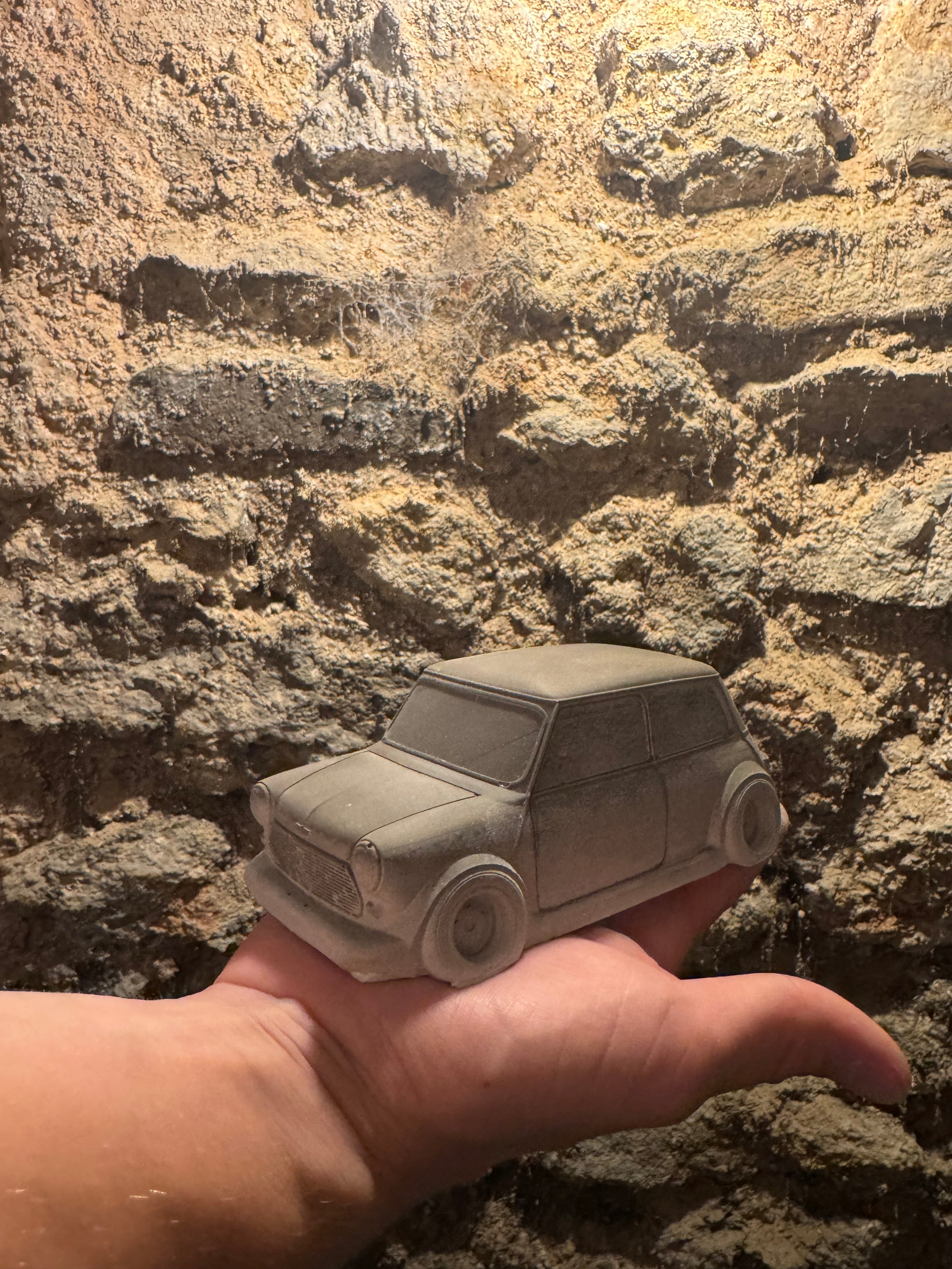Mini Austin en Béton Artisanale